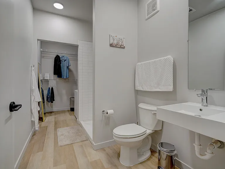 Ayva at Midtown — Photo 17