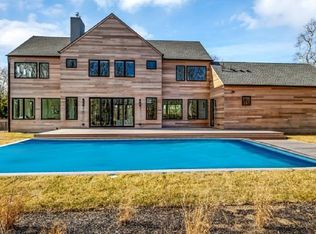 24 Hedges Ln, Wainscott, NY 11975
