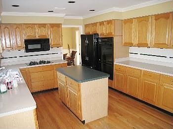 4th image of 48650 Castleside Dr