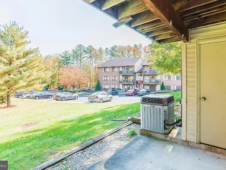1002 Magnolia Woods Ct #C — Photo 9