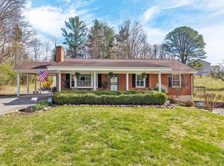 40 Fairfield Ln, Troutville, VA 24175