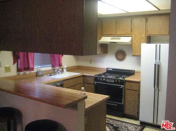 1571 W Jefferson Blvd, Los Angeles, CA 90018