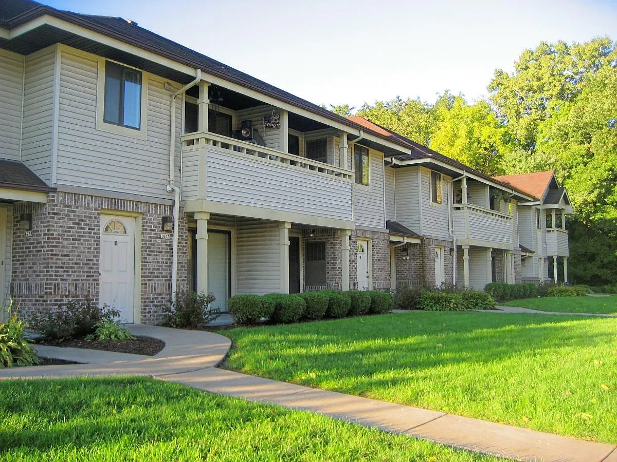 2 bed, $1,600 — Photo 1