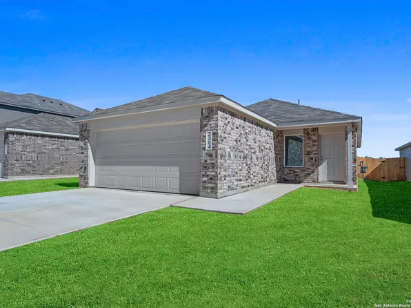 2214 Collins Aly, Converse, TX 78109