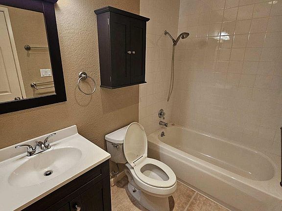 4th image of 1457 N Camino #318