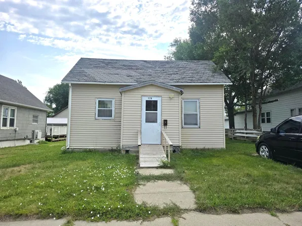 128 E 2nd Ave, Miller, SD 57362