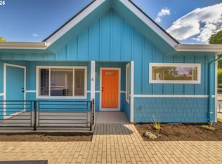 3035 Hyacinth St #B, Eugene, OR 97404