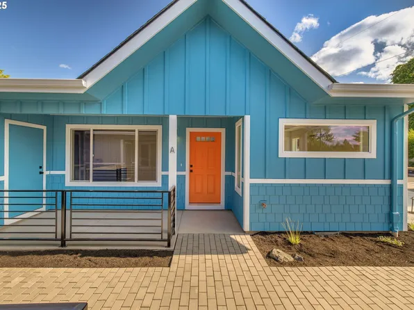 3035 Hyacinth St #B, Eugene, OR 97404