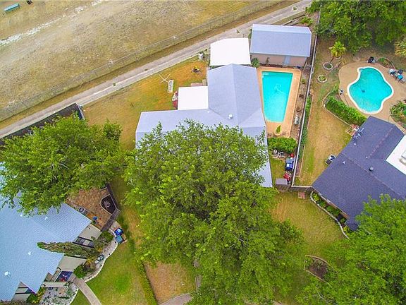 3rd image of 1602 Goliad Dr