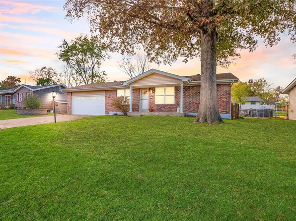 1275 Ballast Point Dr, Arnold, MO 63010