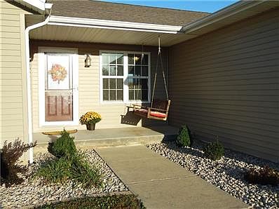2nd image of 1822 N Hessler Blvd
