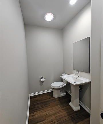 2nd image of 5670 Shadowbend Cir W #103