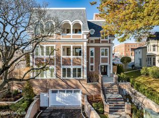 62 Mason St #2W, Greenwich, CT 06830