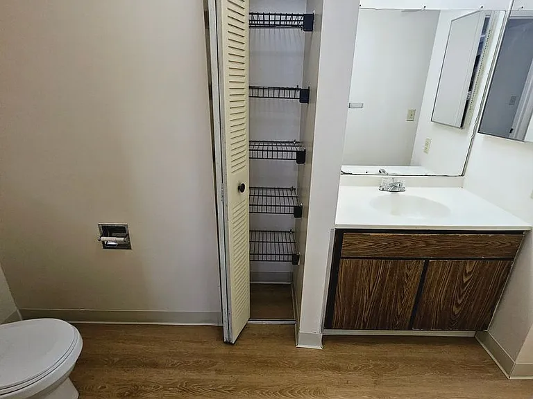 Sugarbush Apartments — Photo 124
