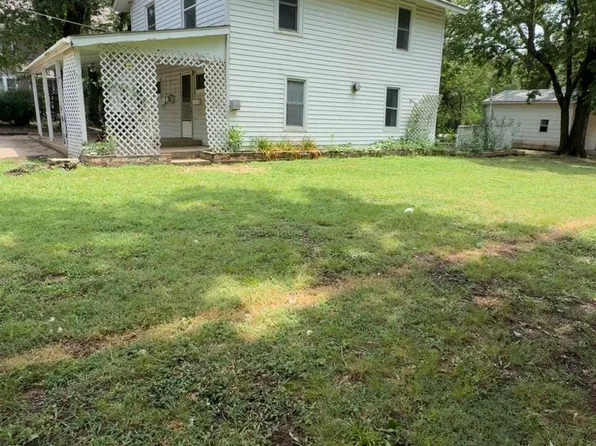 311 W Towanda Ave, El Dorado, KS 67042