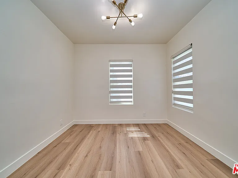 347 S Highland Ave — Photo 21