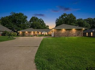 517 Charmwood Dr, Chandler, TX 75758