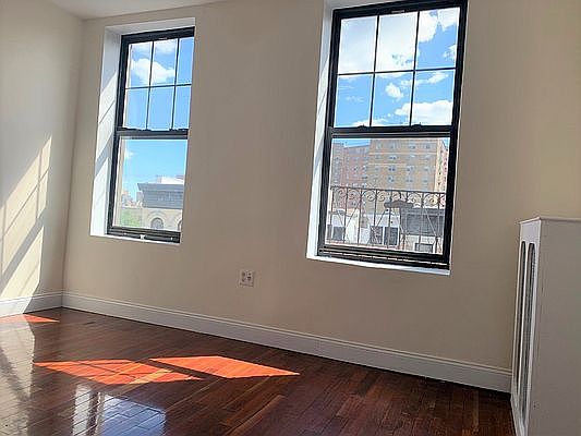 1st image of 111 E 7th St #7X