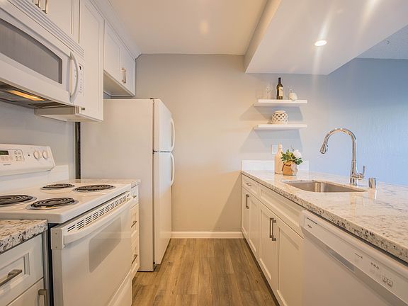 4th image of 2506 Auburn Ln