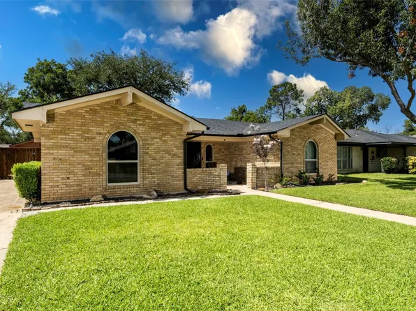 1616 Lexington Pl, Bedford, TX 76022