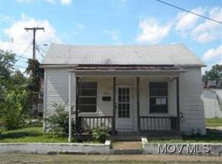 221 Mulberry St, Ravenswood, WV 26164