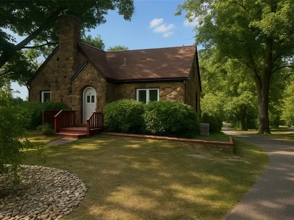 339 E Cooper St, Slippery Rock, PA 16057