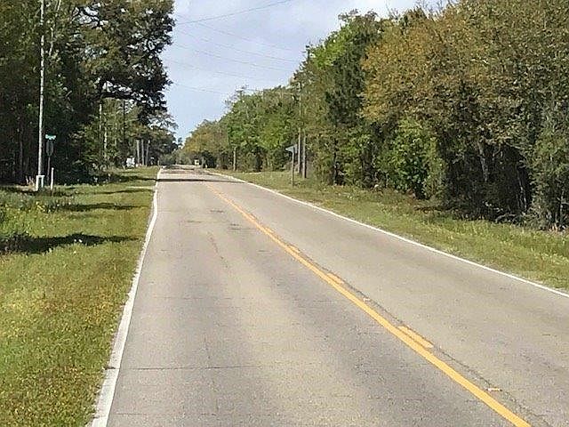 2nd image of 5101 Lakeshore Rd