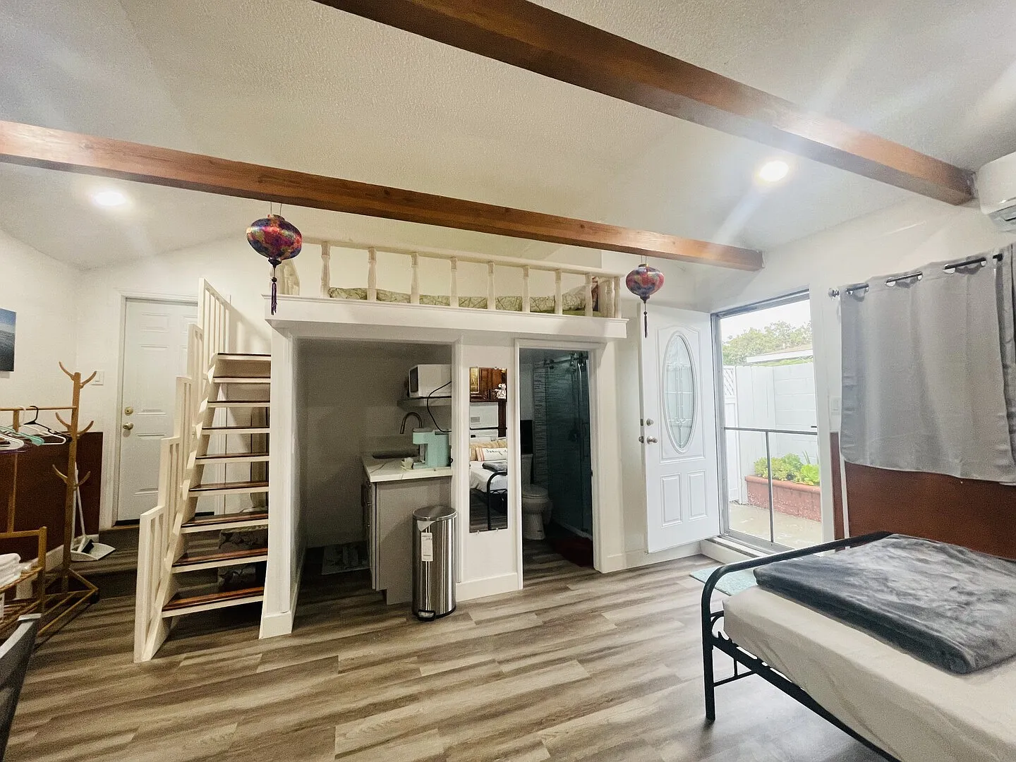 Delightful loft studio in Garden Grove — Photo 4