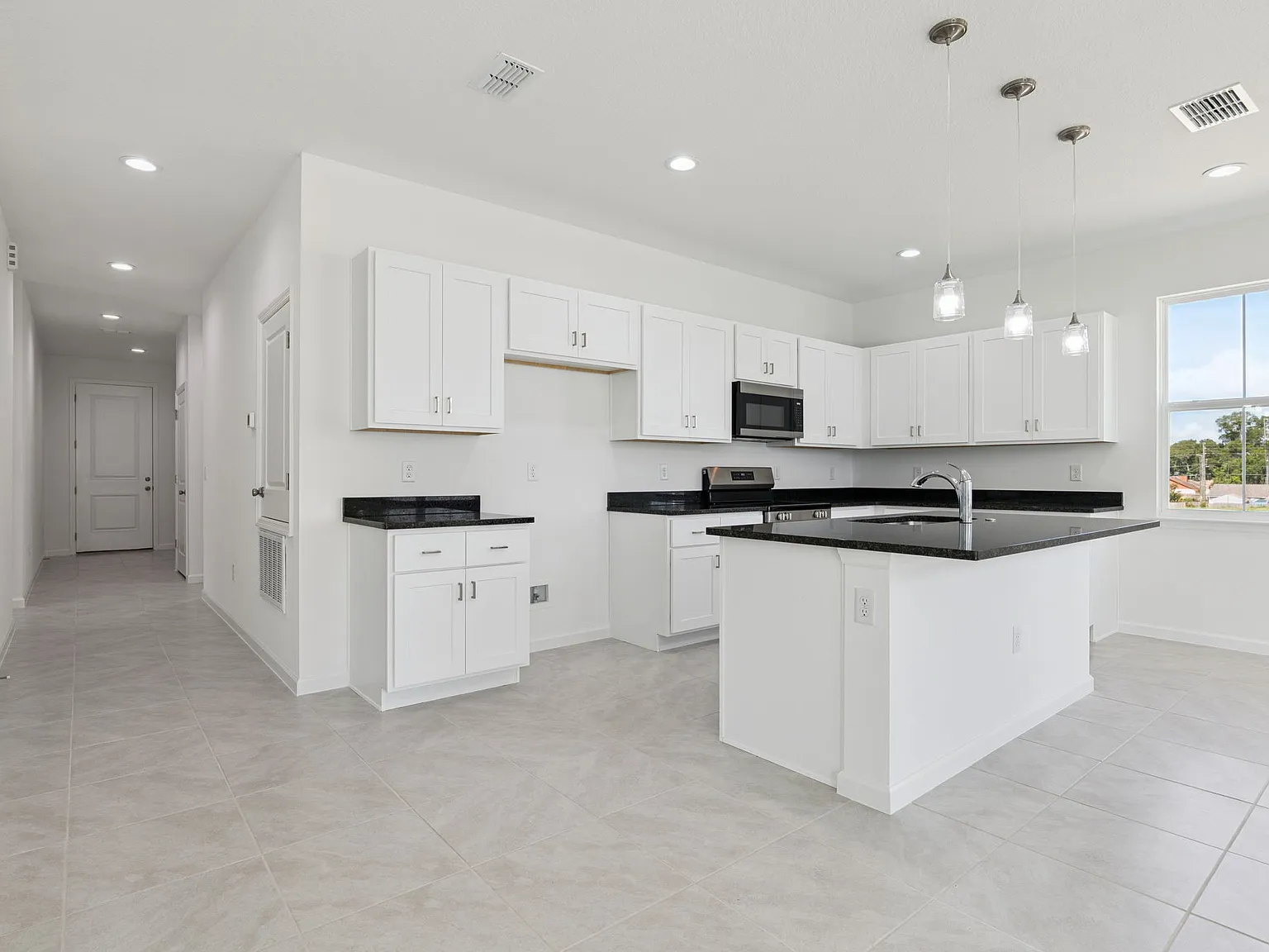 4 bed, 1850 sqft, $2,250 — Photo 3