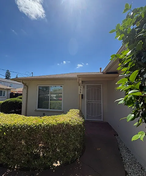 539 Chiquita Ave — Photo 1