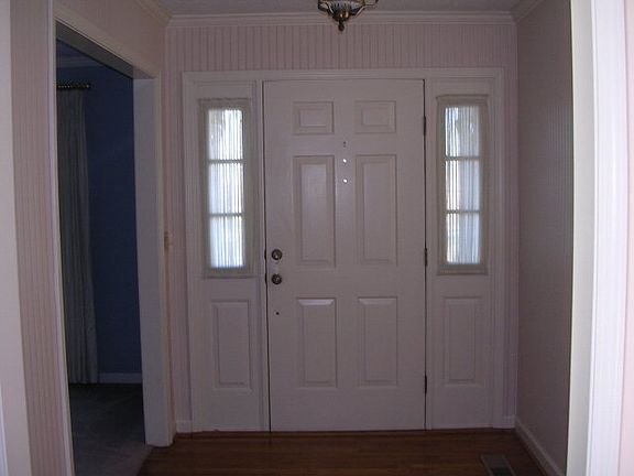 3rd image of 2804 Country Club Dr