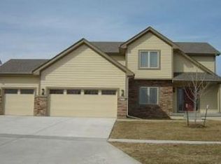 6711 Cody Dr, West Des Moines, IA 50266