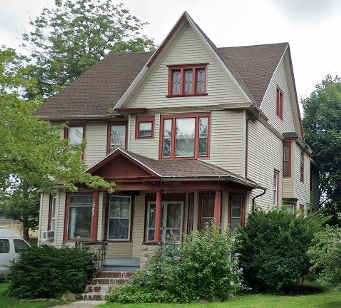 583 Averill Avenue — Photo 4