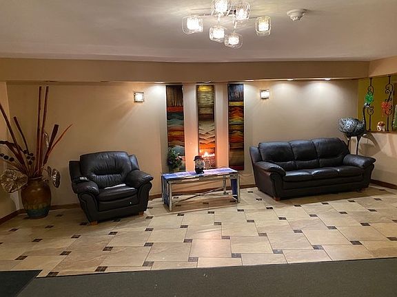 2nd image of 1425 Sandpebble Dr APT 115