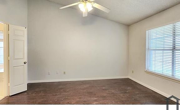 3rd image of 6909 Wesson Dr