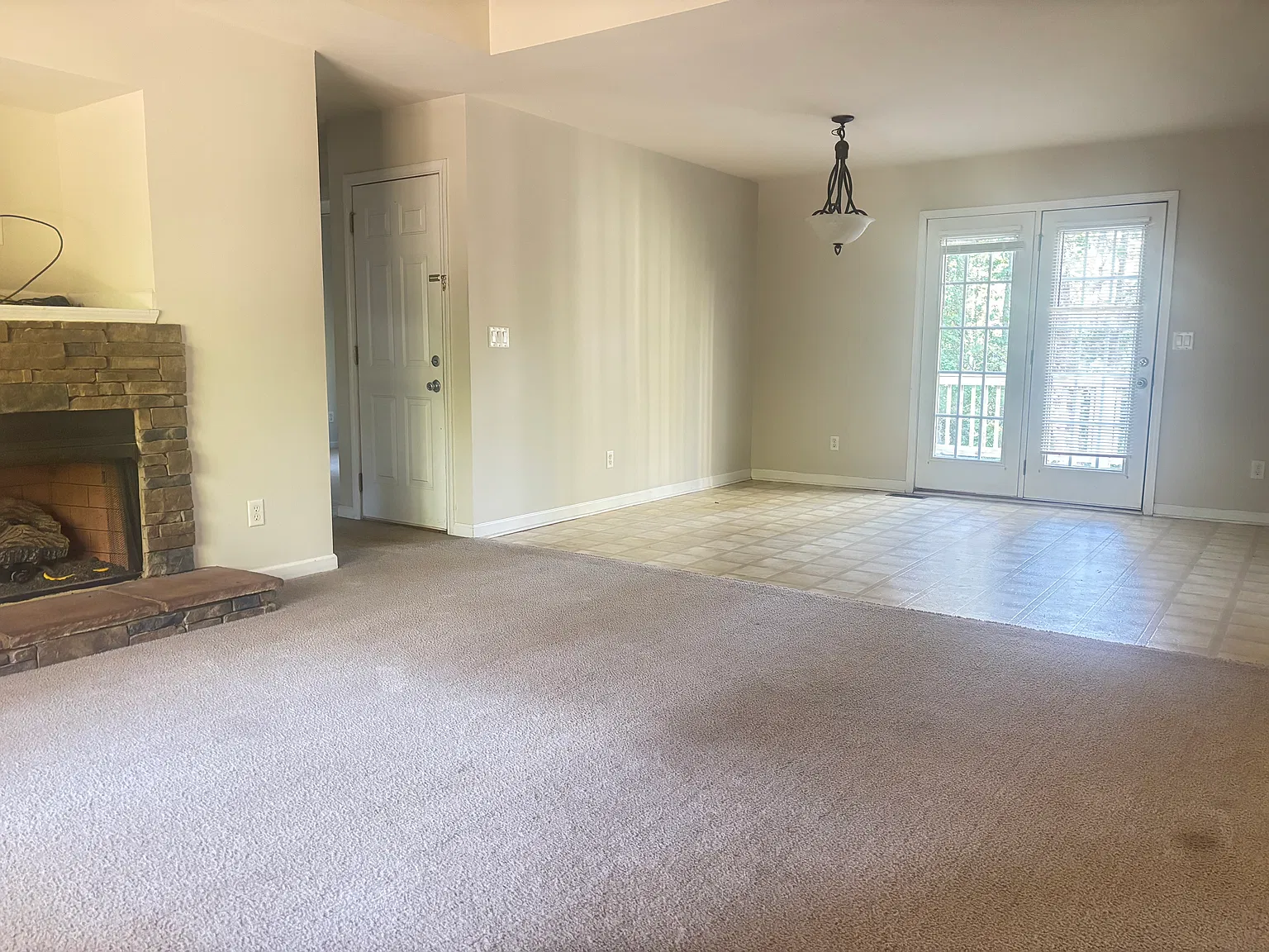 6 bed, 2700 sqft, $1,950 — Photo 2