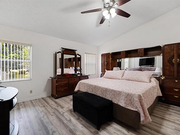5th image of 6091 NW 92nd Ave