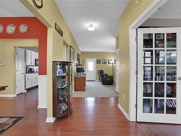 4th image of 11204 Hickory Lake Ln