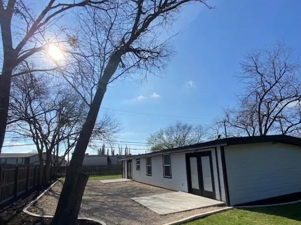 1102 Clayton Ln, Austin, TX 78723