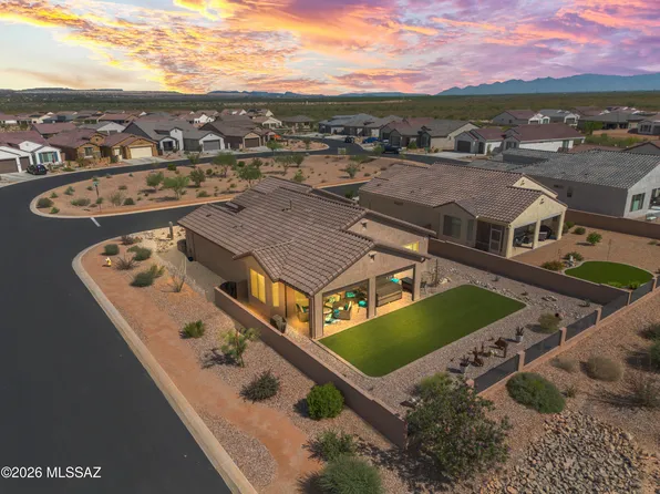 1852 N Riposte Dr, Green Valley, AZ 85614