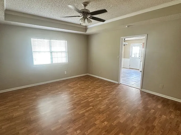 1763 Wayland Park Dr — Photo 10
