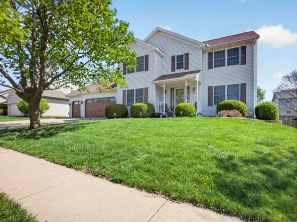 1503 Broad Creek Rd, Bloomington, IL 61704