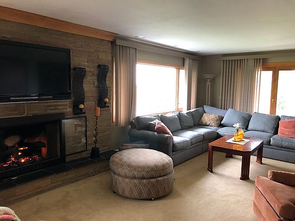 Gas fireplace