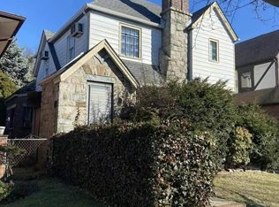 15423 28th Ave, Flushing, NY 11354