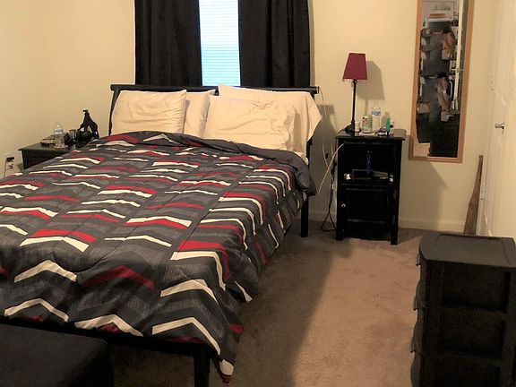 4th image of 704 Saint Andrews Dr APT 18