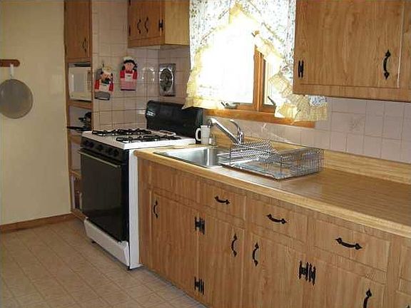 Simple eat in kitchen