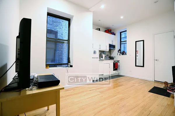 Rented by City Wide Apartments | media 6