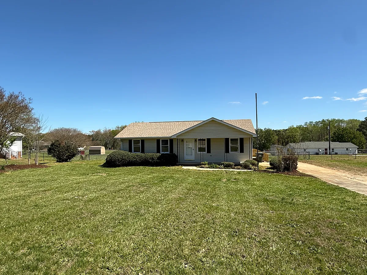 Building Photo - 130 Gano Dr