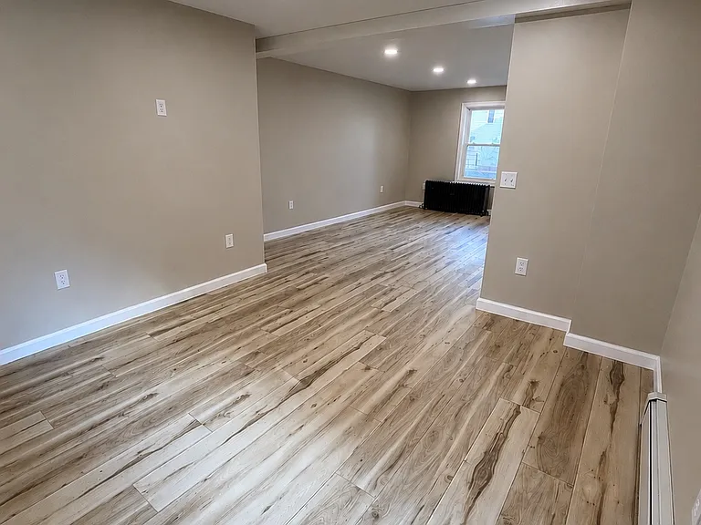 621 Pear St — Photo 5