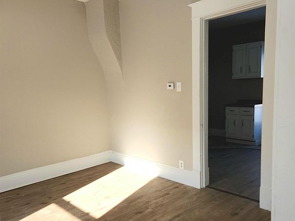 4th image of 731 Cleveland Ave